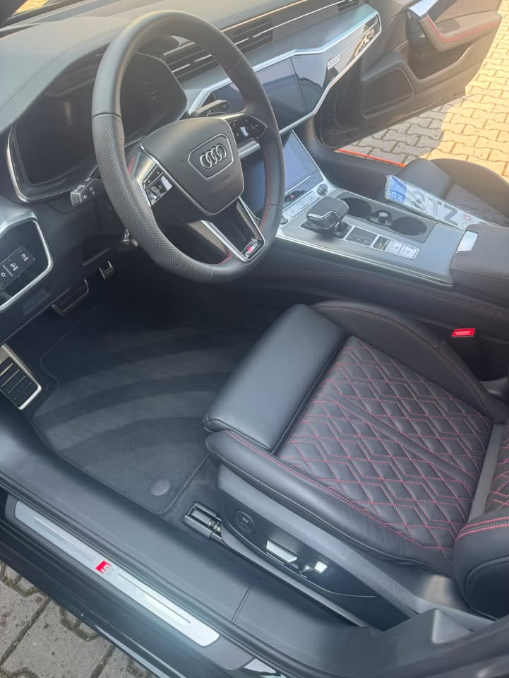 Čistý interiér Audi